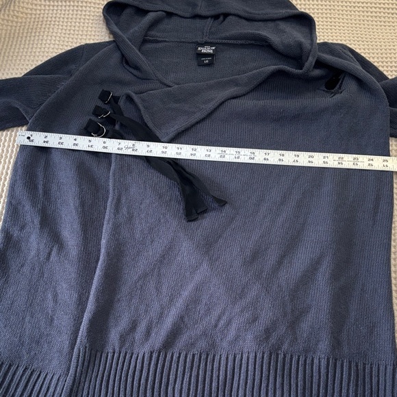 Netflix Shadow and Bone The Crows Hooded Cardigan - Asymmetrical - LG - Picture 9 of 10